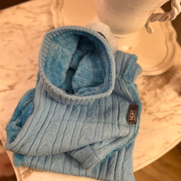 - UGG Sweather Weather Sky Blue  Fleece  pom pom hat infinity scarf set NWT - Picture 13 of 15